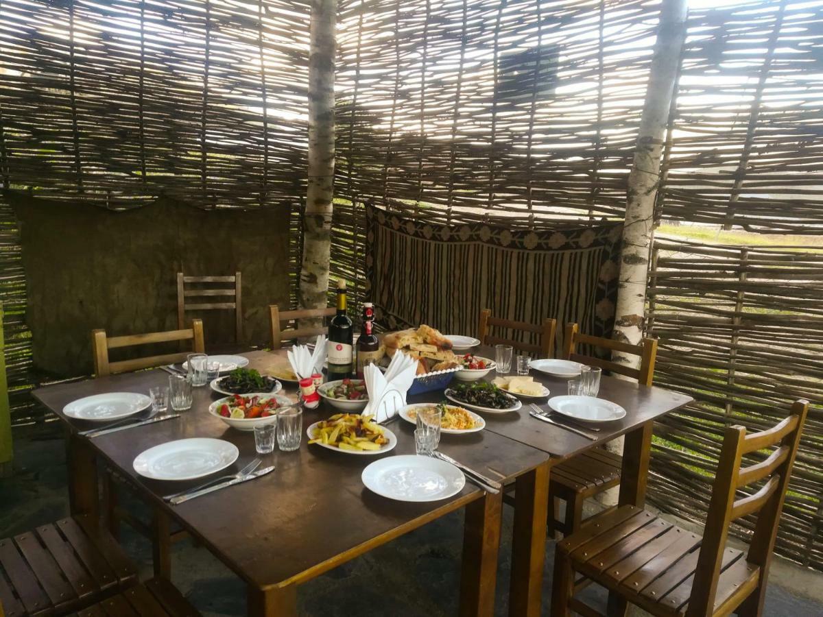Guest House Old Omalo Luaran gambar