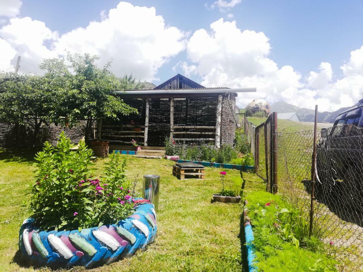 Guest House Old Omalo Luaran gambar