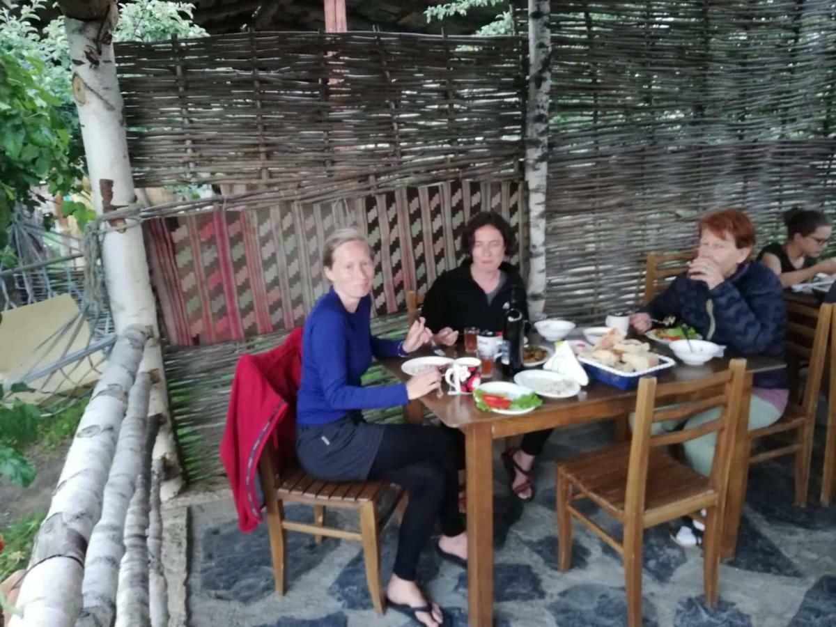 Guest House Old Omalo Luaran gambar